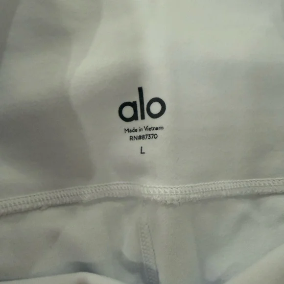 ALO Yoga White Seamless Performance Leggings - Picture 3 of 4